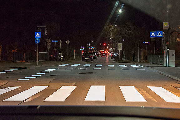 radfahrerueberfahrt-zebrastreifen.jpg 