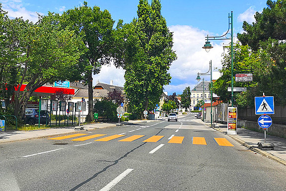 Fußgängerübergang in orange