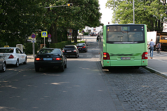 autobus-haltestelle.jpg 