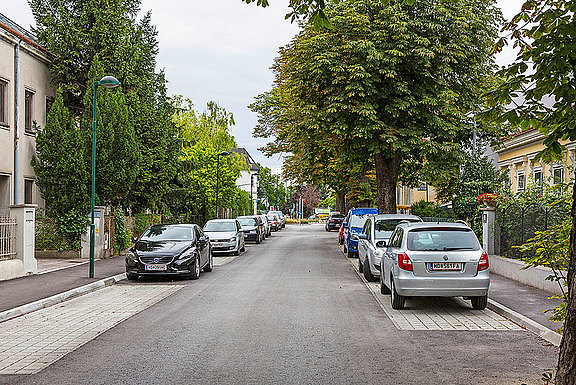 Verkehrssituation in einem verkehrsberuhigten Gebiet