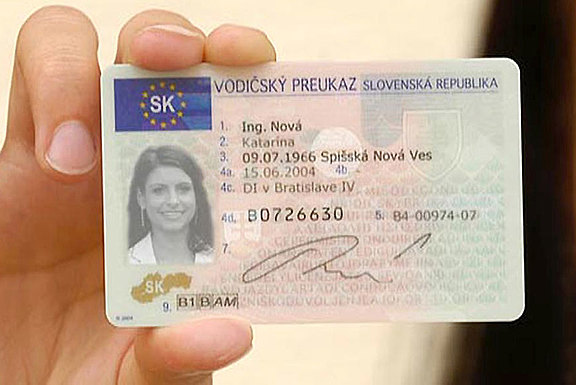 Eine Führerschein-Scheckkarte aus der Slowakei
