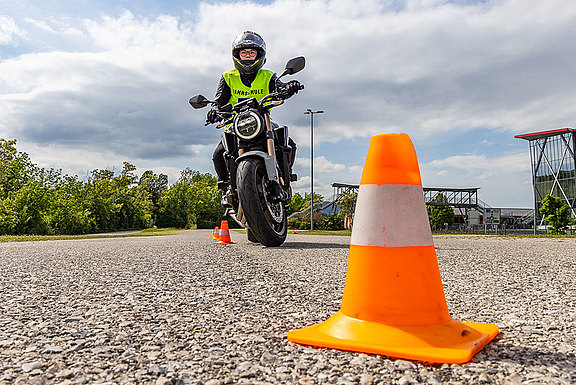 mot-slalom-2.jpg 
