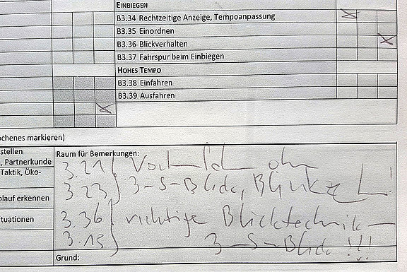 Prüfungsprotokoll mit eingetragenem Fehler