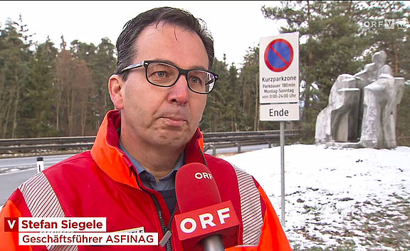 Screenshot eines Fernsehinterviews