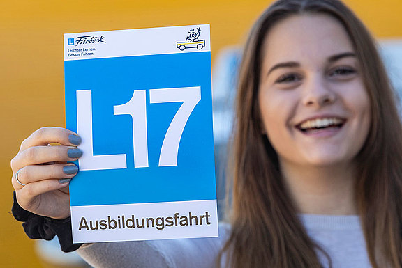 Schild „L17 Ausbildungsfahrt“