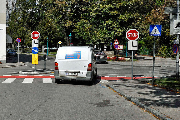 zebrastreifen-radfahrerueberfahrt.jpg 